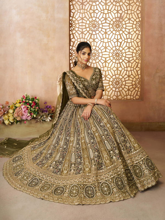 Gorgeous bridal lehenga for mehendi with thread work