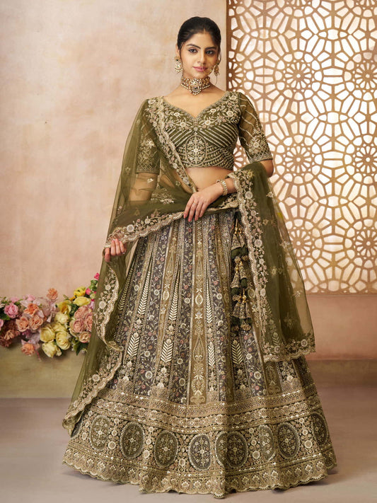 Gorgeous bridal lehenga for mehendi with thread work
