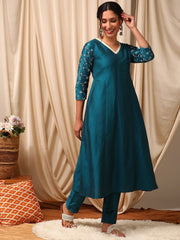 Teal Women Panelled Thread Work Pure Silk Kurta with Trousers