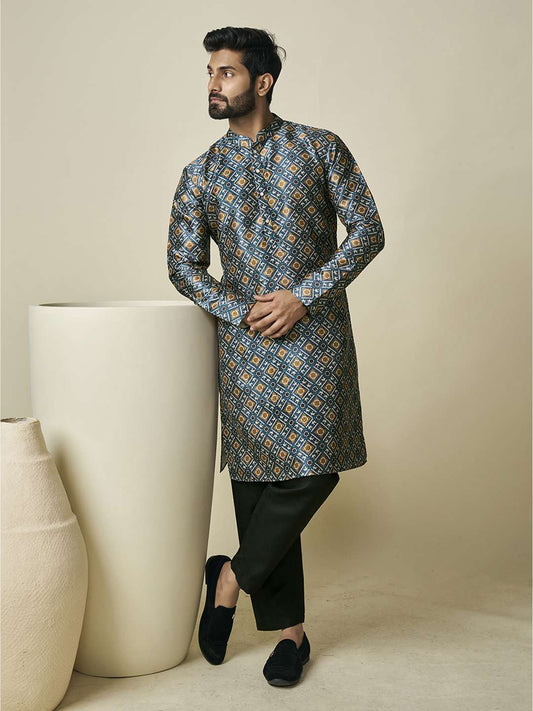 Geometric Printed Sequinned Mandarin Collar Straight Kurta