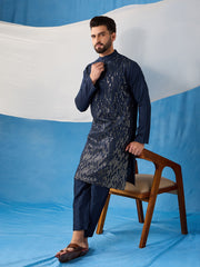 Geometric Embroidered Sequinned Mandarin Collar Stright Kurta With Trousers