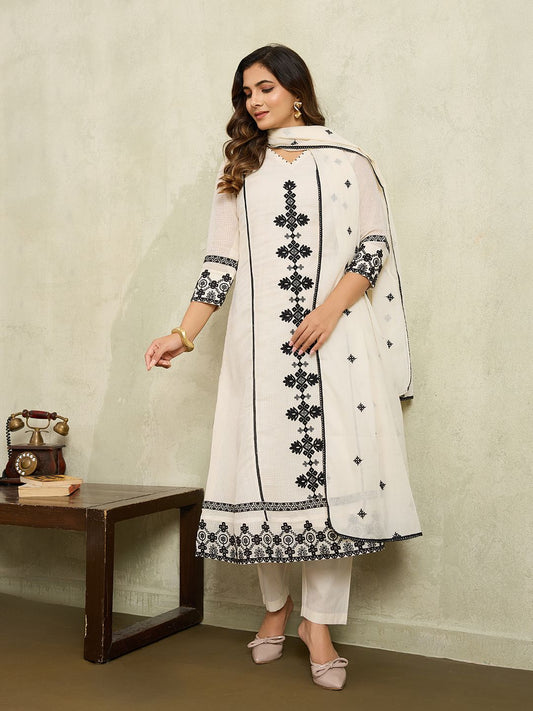 Women Ethnic Motifs Embroidered Regular Thread Work Kurta with Trousers & With Dupatta