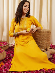 Women Floral Embroidered Sequinned Floral Kurta