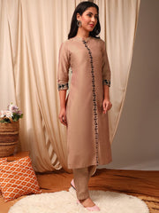 Peach Women Floral Yoke Design High Slit Thread Work Kurta with Trousers