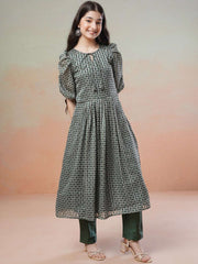 Girls Green Geometric Printed Kurta with Trousers
