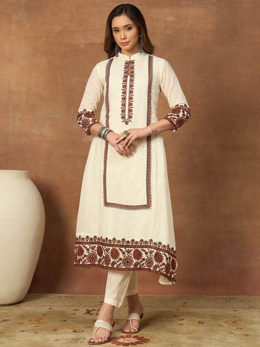 Women Ethnic Motifs Embroidered Regular Thread Work Kurta with Trousers & With Dupatta