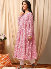 Off white Women Floral Printed Tiered Kurta with Trousers