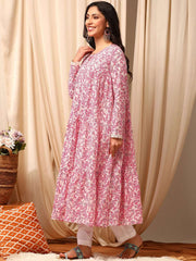 Off white Women Floral Printed Tiered Kurta with Trousers