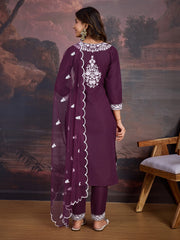 Women Floral Thread Work Kurta Set with Embroidered Dupatta