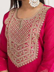 Women Floral Thread and Sequinned Embroidered Kurta Set with Dupatta