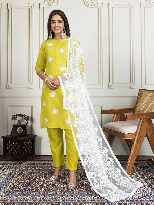 Women Floral Thread and Sequinned Embroidered Kurta Set with Dupatta