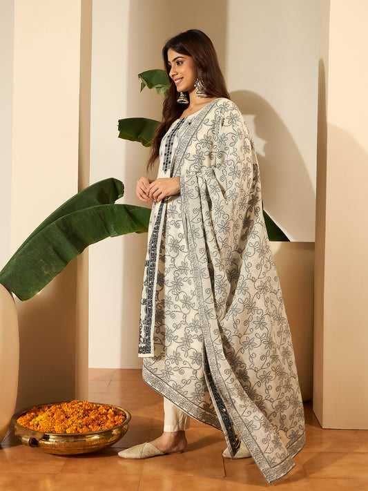 Embroidered Kurta With Trouser & Dupatta