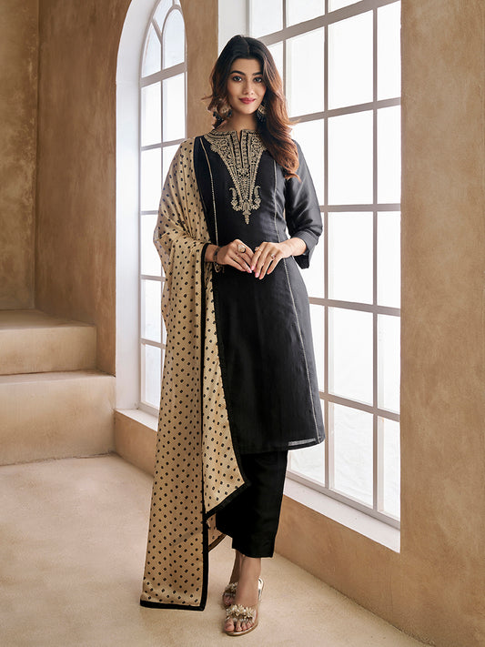Ethnic Motifs Embroidered Round Neck Kurta & Trousers With Dupatta