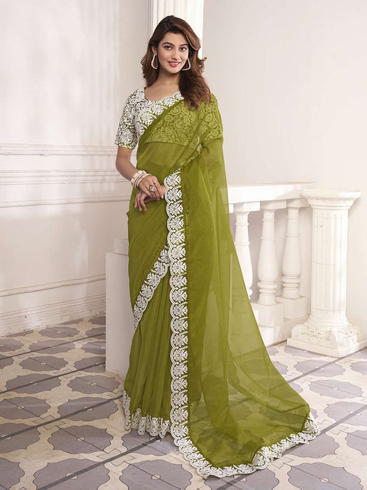 Thread Scalloped Embroidered Saree With Blouse Piece