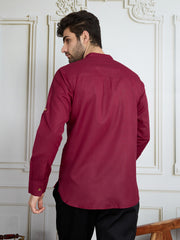 Men Mandarin Collar Roll Up Sleeves Short Kurta