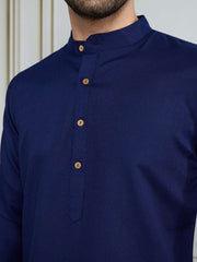 Men Solid Mandarin Collar Roll Up Sleeves Short Kurta