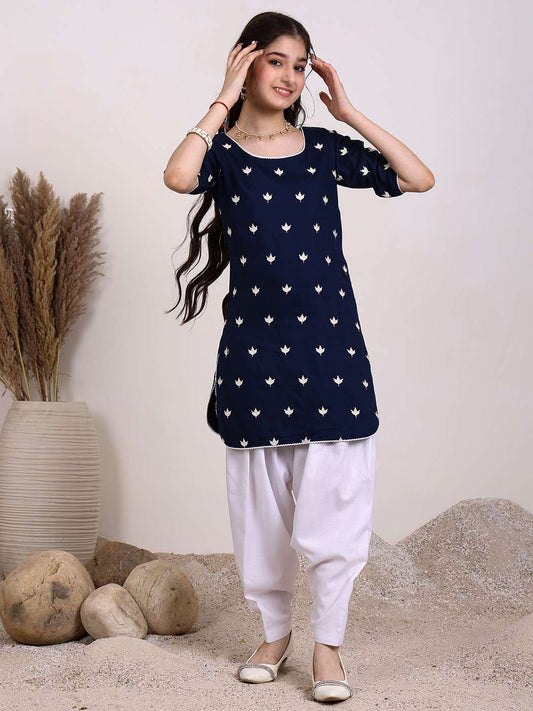 Girls Ethnic Motifs Embroidered Regular Thread Work Chanderi Cotton Kurta with Dhoti Pants