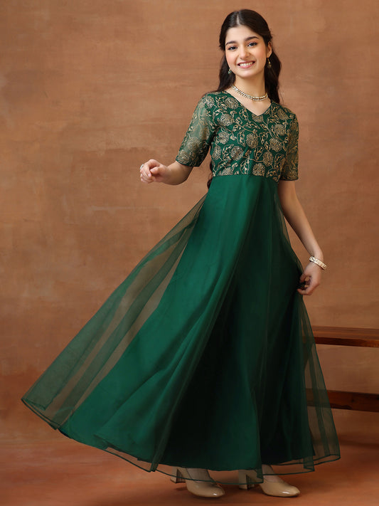 Girls Embroidered V-Neck A-Line Ethnic Dresses