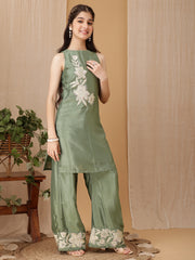 Girls Floral Embroidered Regular Thread Work Kurta with Palazzos