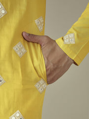 Men Ethnic Motifs Embroidered Regular Mirror Work Kurta with Trousers