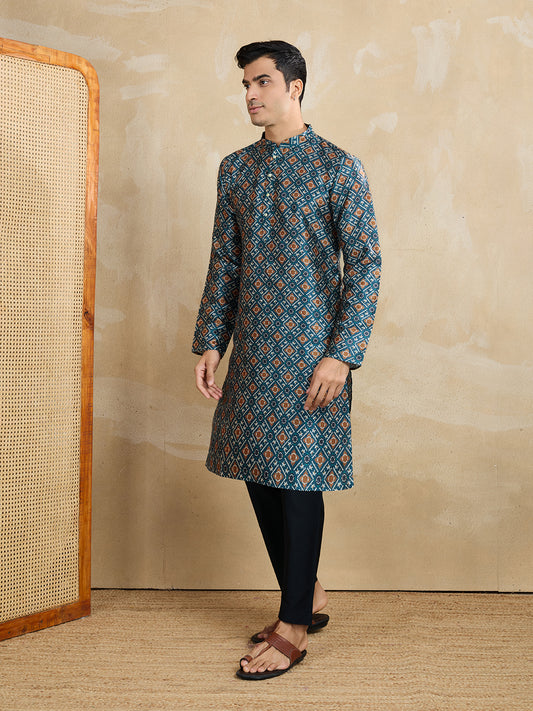 Ethnic Motifs Printed Mandarin Collar Sequinned Straight Kurta With Trousers