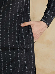 Men Striped Mandarin Collar Kurta