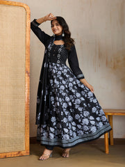 Floral Printed Round Neck Thread Work Kurta With Trousers & Dupatta