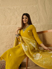 Women Floral Regular Mirror Work Kurta with Trousers & With Dupatta
