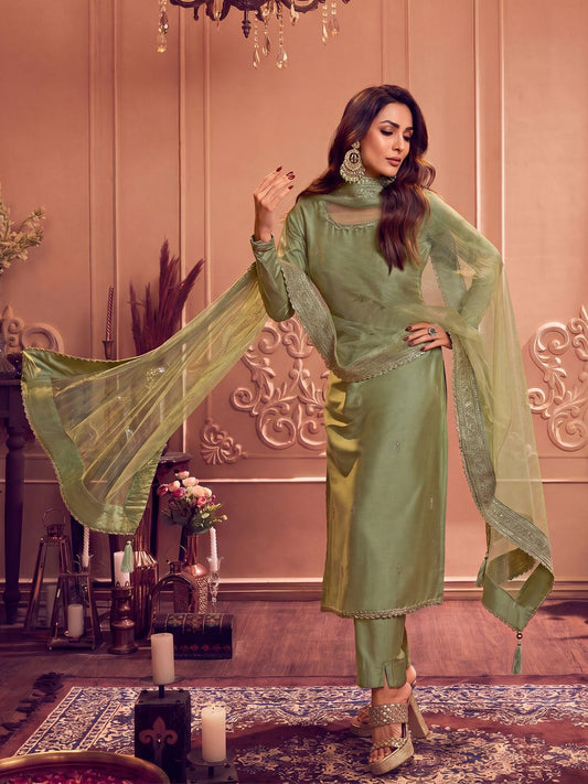 Ethnic Motifs Embroidered Round Neck Long Sleeve Zari Kurta Set With Dupatta