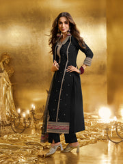 Malaika Arora Women Paisley Zari and Sequinned Embroidered Kurta Set with Dupatta