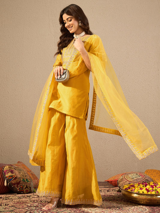 Women Floral Zari Embroidered Yoke Design Kurta Set with Dupatta