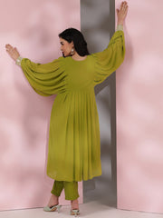 Green Women Floral Yoke Design Pleated Thread Work Kurta with Trousers