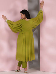 Green Women Floral Yoke Design Pleated Thread Work Kurta with Trousers