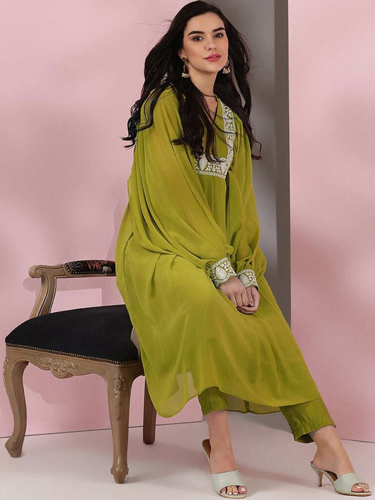Green Women Floral Yoke Design Pleated Thread Work Kurta with Trousers