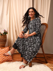 Women Floral Embroidered Regular Thread Work Kurta with Trousers