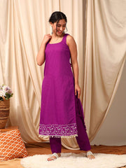 Women Purple Floral Embroidered Regular Thread Work Kurta with Trousers & With Dupatta