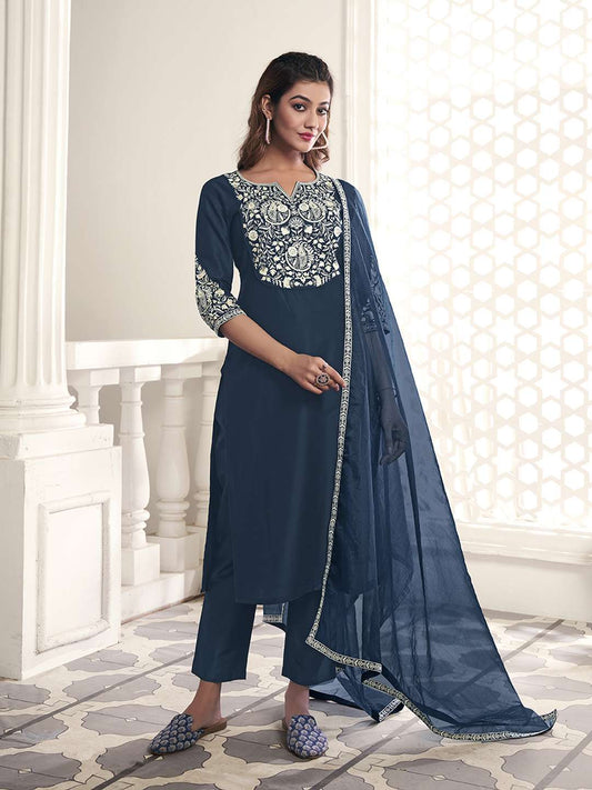 Women Floral Yoke Design Regular Thread Work Kurta with Trousers & With Dupatta