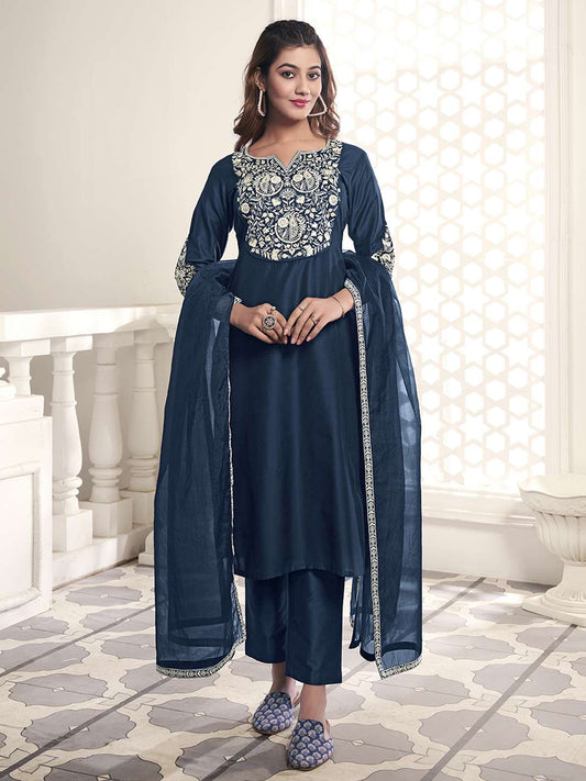 Women Floral Yoke Design Regular Thread Work Kurta with Trousers & With Dupatta