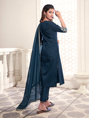 Women Floral Yoke Design Regular Thread Work Kurta with Trousers & With Dupatta