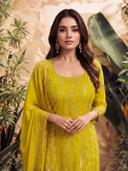 Women Floral Embroidered Regular Kurta with Palazzos & With Dupatta