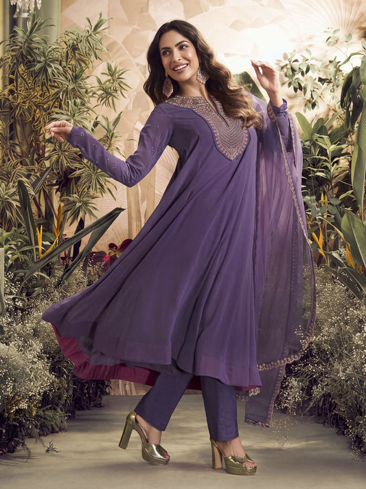 Women Floral Yoke Design Regular Thread Work Kurta with Trousers & With Dupatta