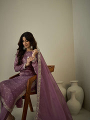 Women Floral Embroidered Regular Kurta with Trousers & With Dupatta