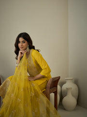 Women Floral Yoke Design Regular Sequinned Kurta with Trousers & With Dupatta