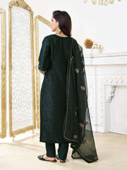 Women Floral Yoke Design Regular Sequinned Velvet Kurta with Trousers & With Dupatta