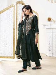 Women Floral Yoke Design Regular Sequinned Velvet Kurta with Trousers & With Dupatta