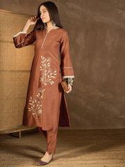 Floral Embroidered Notch Neck Thread Work Kurta With Trousers