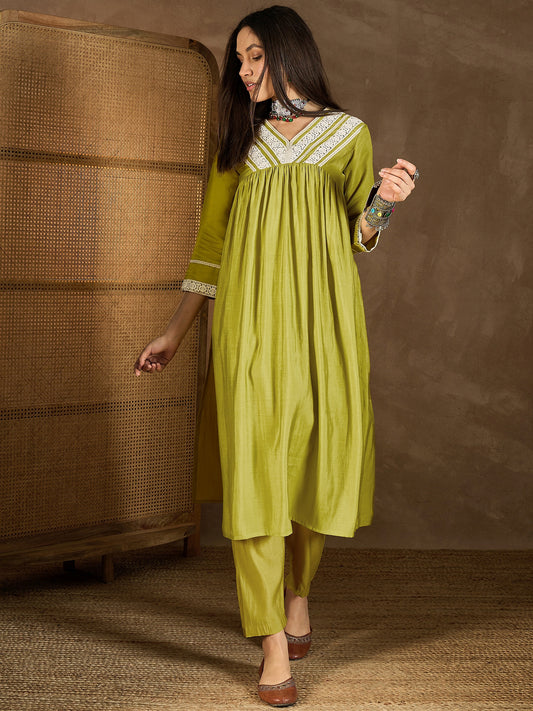 Floral Embroidered V Neck Thread Work Pleated Kurta With Trousers