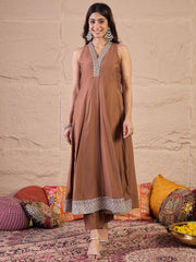 Women Floral Zari and Sequinned Embroidered Anarkali Kurta Set with Dupatta