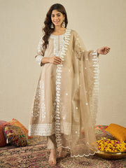 Women Floral Embroidered Round Neck Thread Work Kurta with Trousers & Dupatta