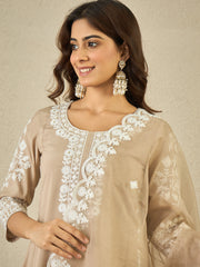 Women Floral Embroidered Round Neck Thread Work Kurta with Trousers & Dupatta